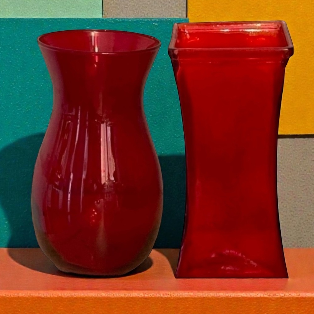 Elegant Red Glass Vase Set (2)